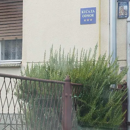 Tin Apartment Slavonski Brod Exterior photo