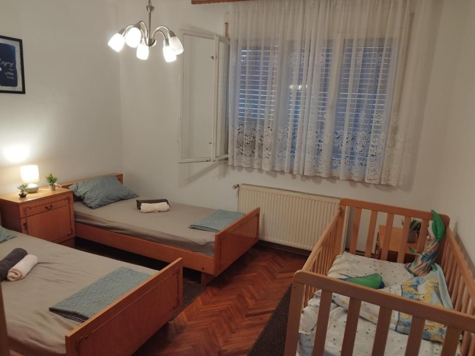 Tin Apartment *